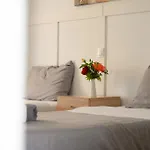 Olive Grove Poolside Apartments