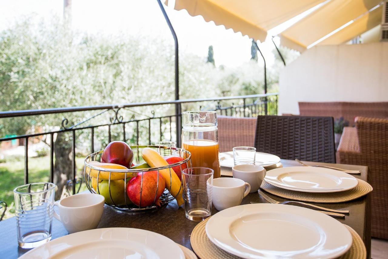 Aparthotel Olive Grove Poolside