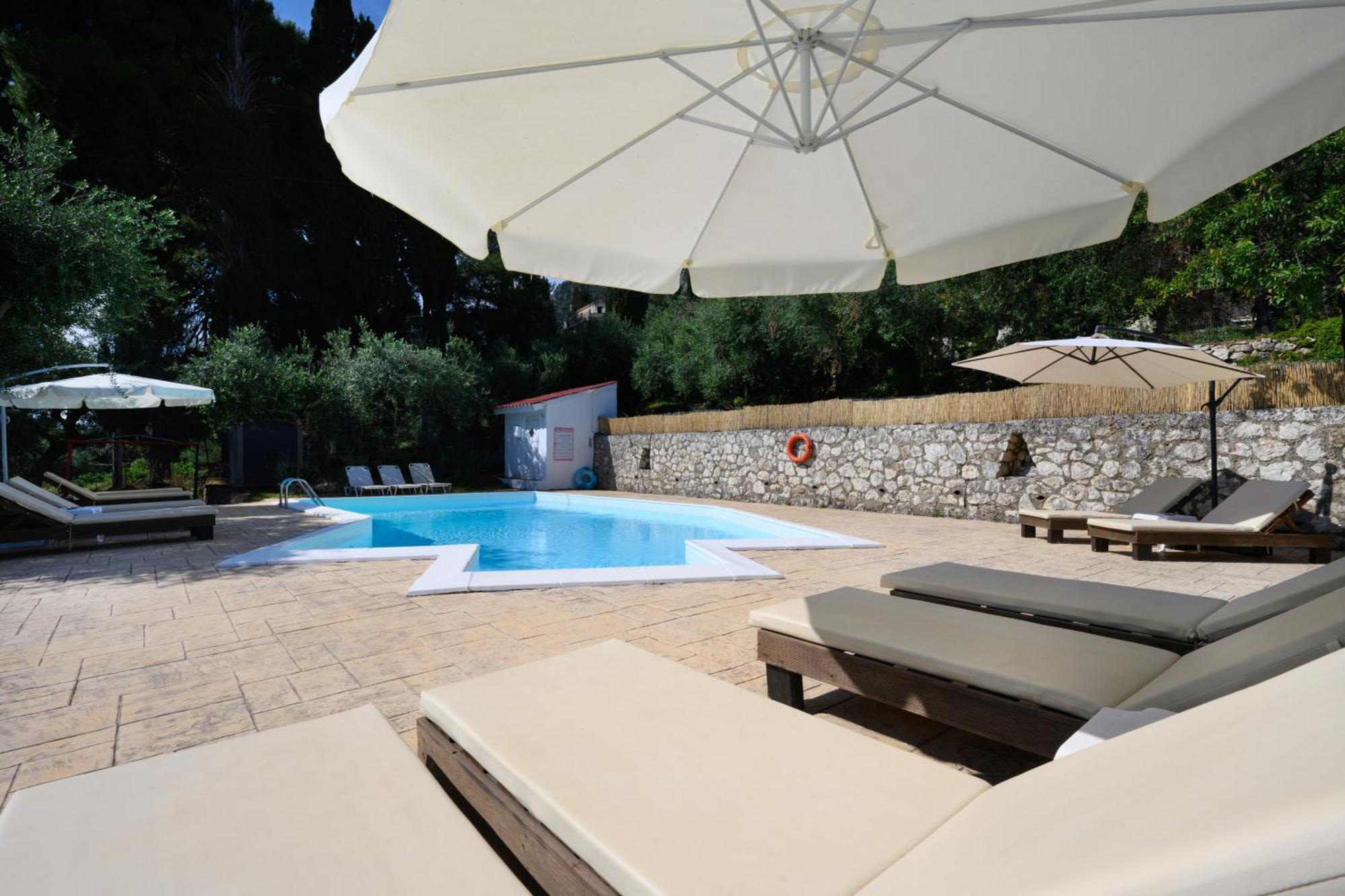 Olive Grove Poolside * Benitses (Corfu)