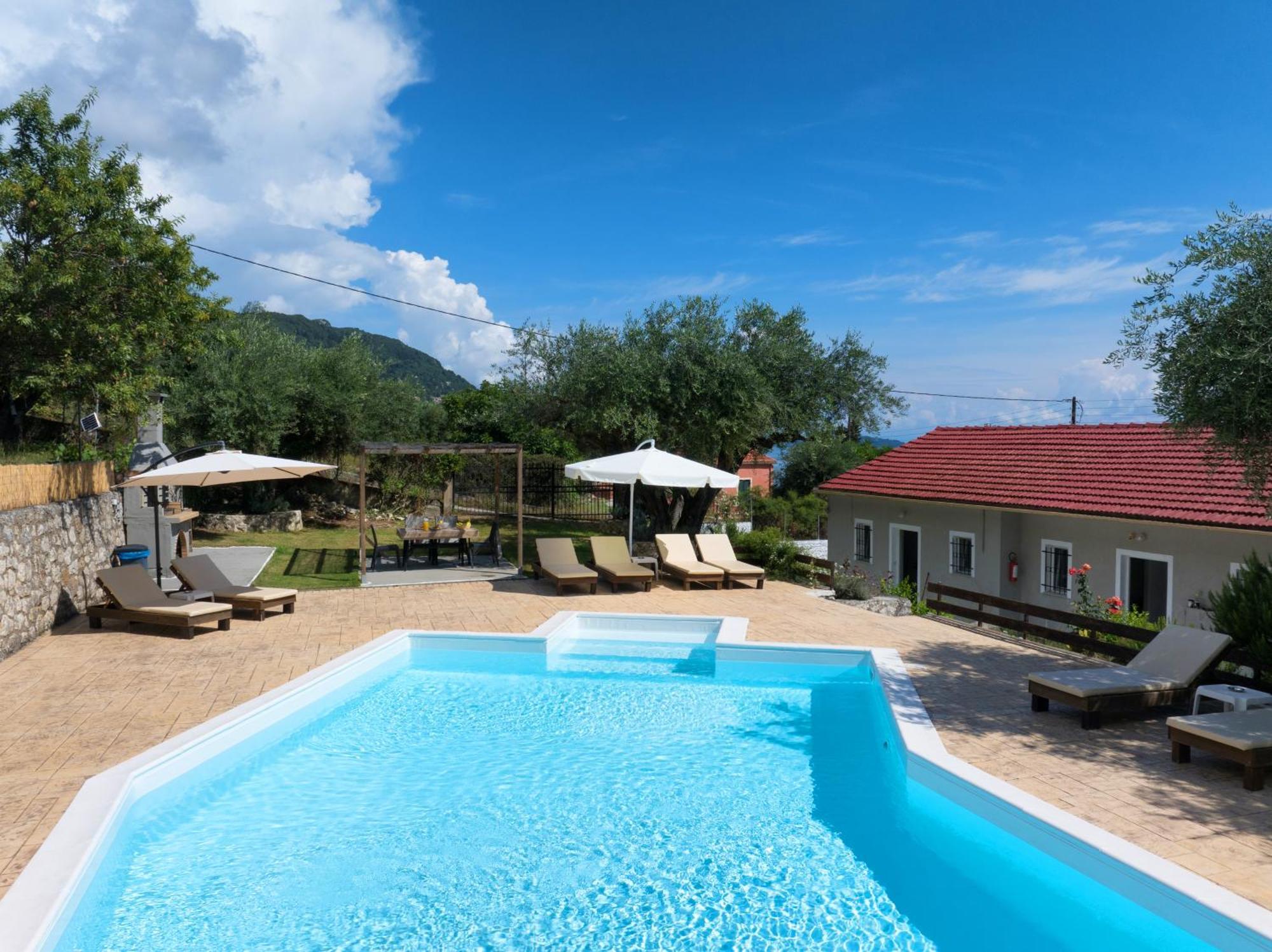 Aparthotel Olive Grove Poolside